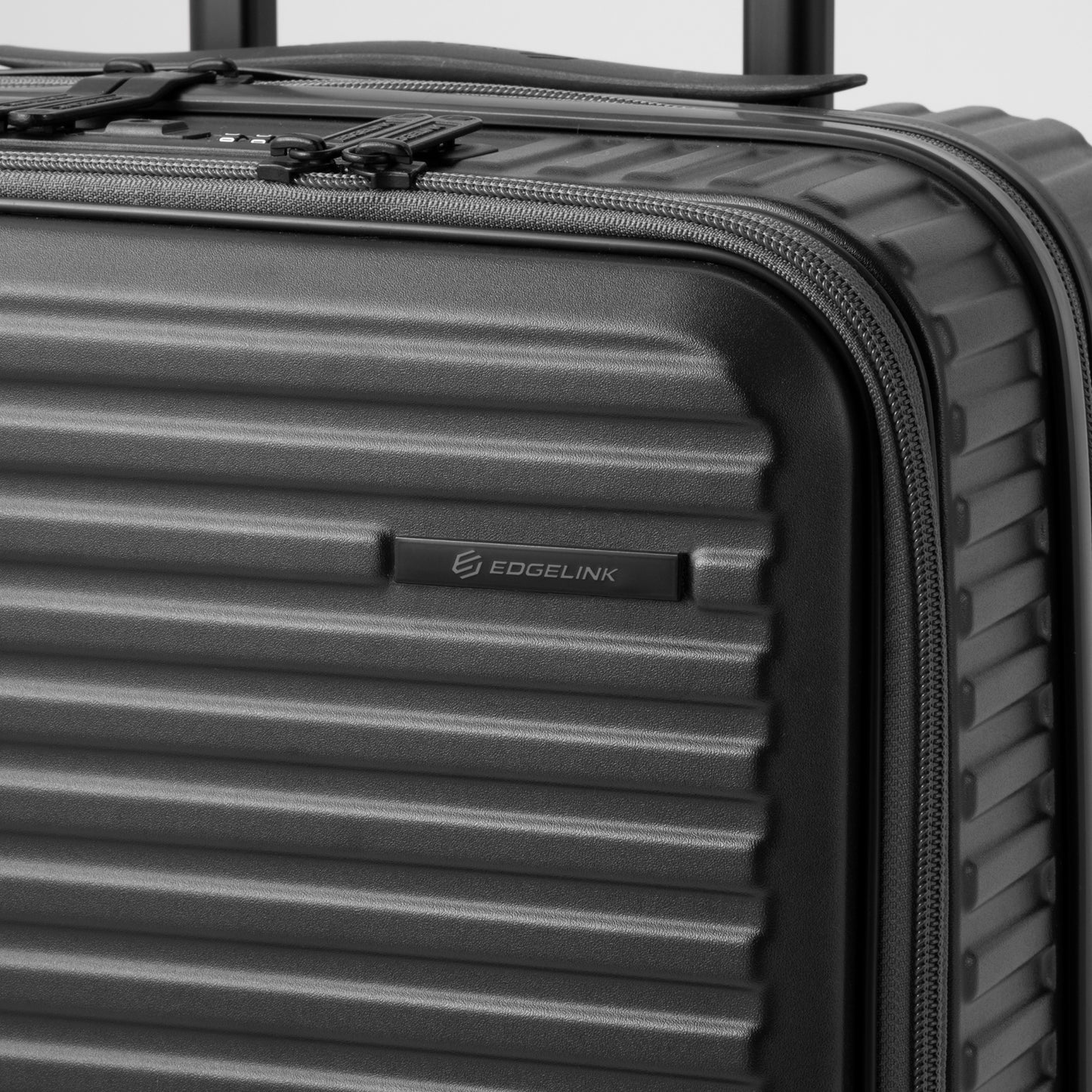 CRUZBOX | Carry-On Suitcase 33L | 05801