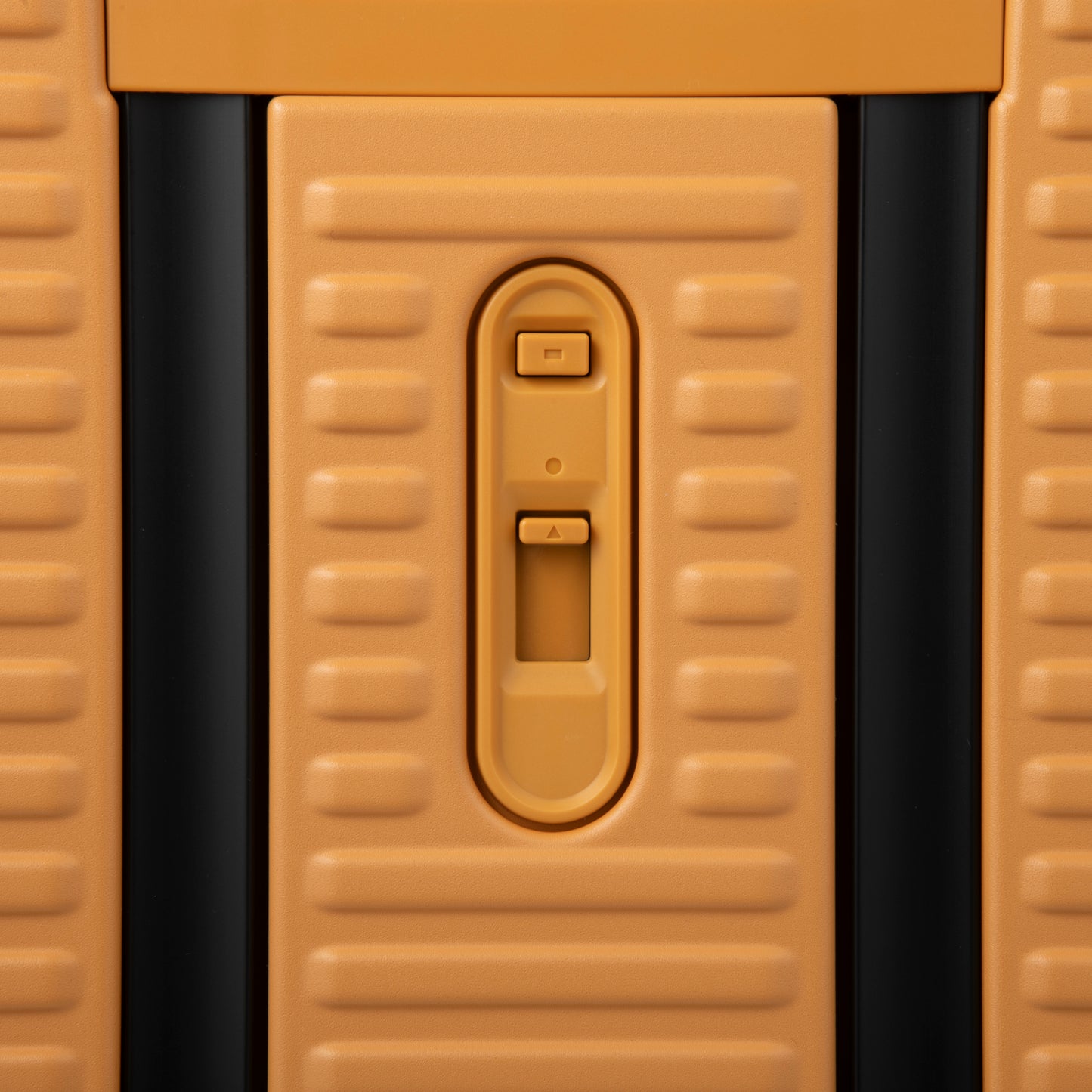 CRUZBOX | Carry-On Expandable Suitcase 32/39L | 05805