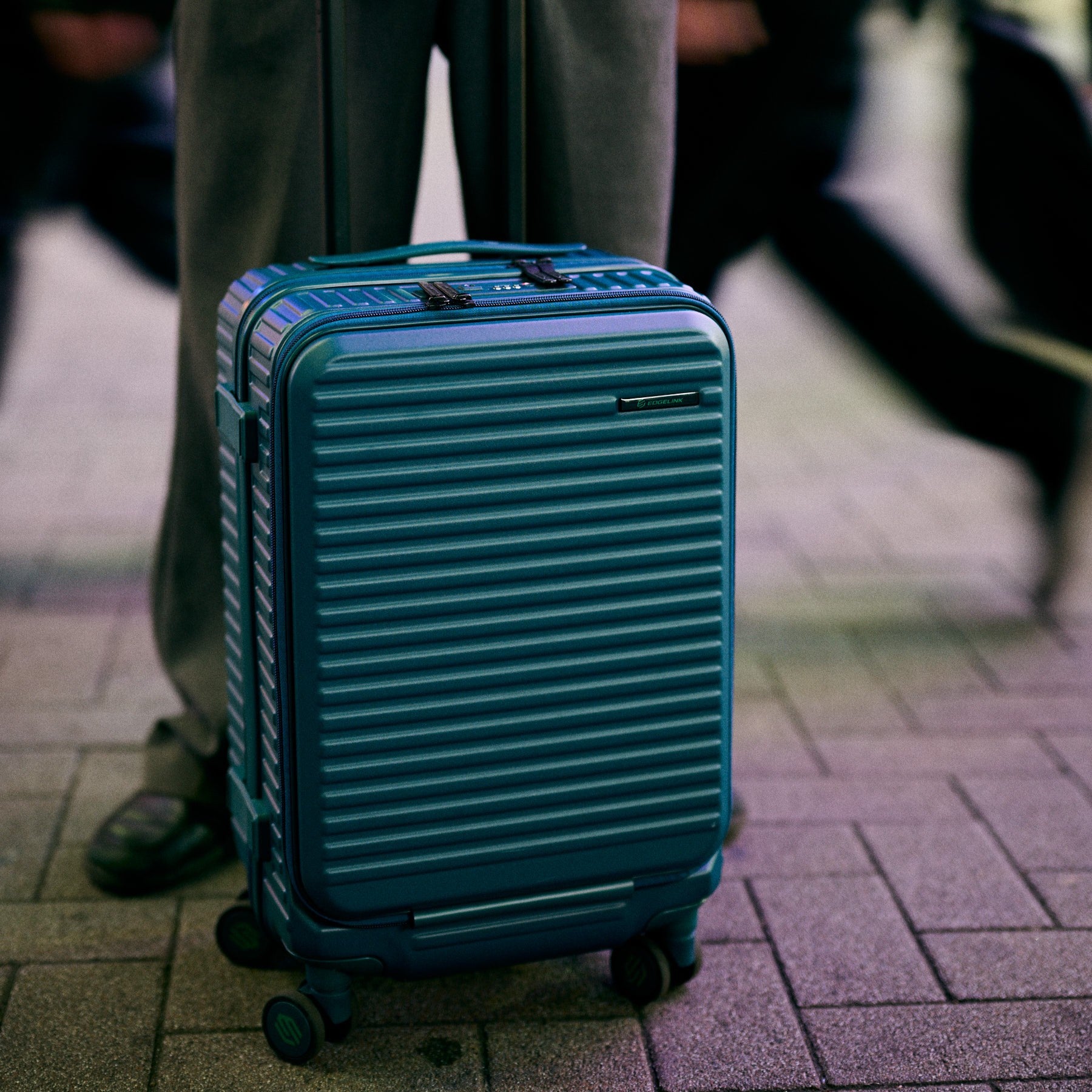 CRUZBOX | Carry-On Suitcase 33L | 05801 – EDGELINK ONLINE STORE