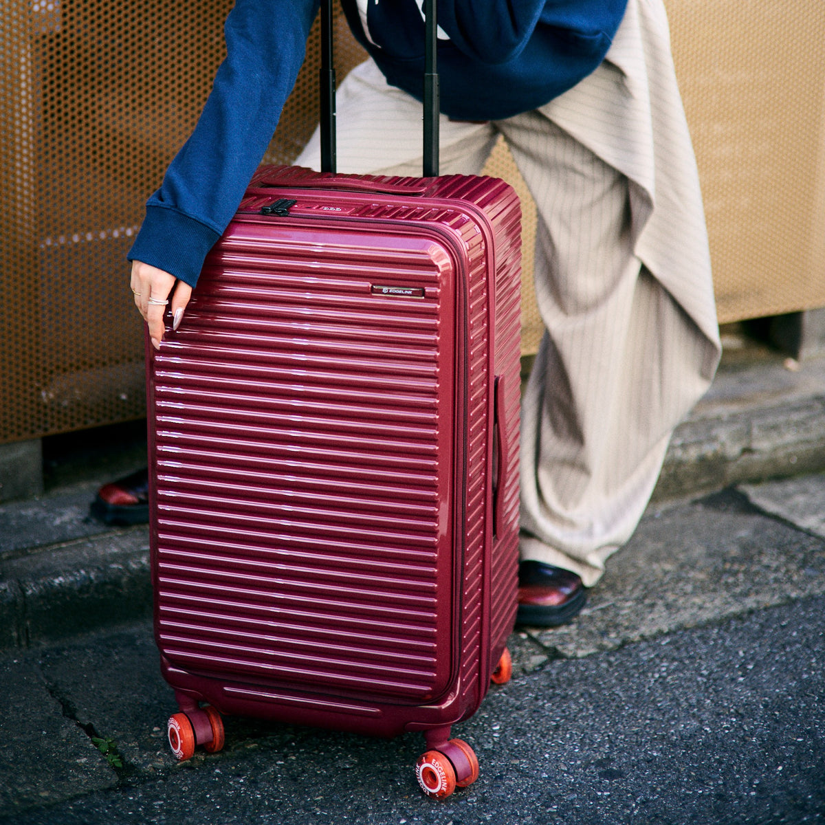 CRUZBOX GLINT SB | Check-in-M Expandable Suitcase 74/85L | 09392
